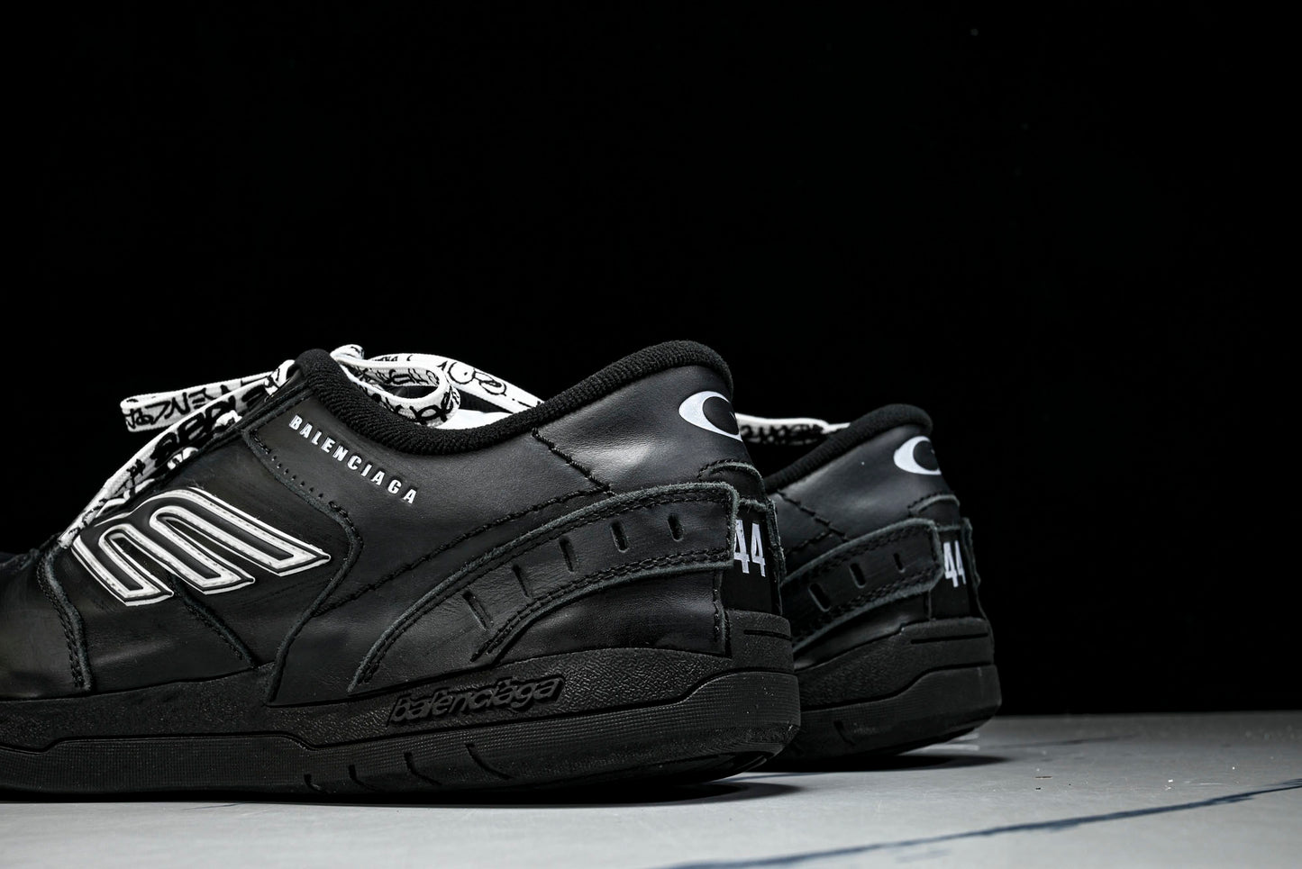 Вalenciaga Hamptons Worn-Out Sneaker 'Black'