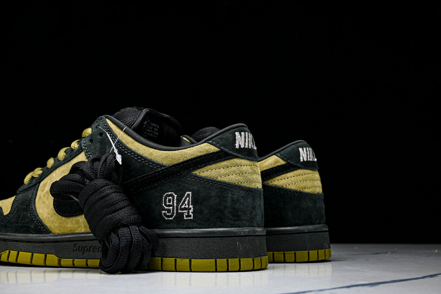 SB Dnk Low x Supreme 94 Camper Green