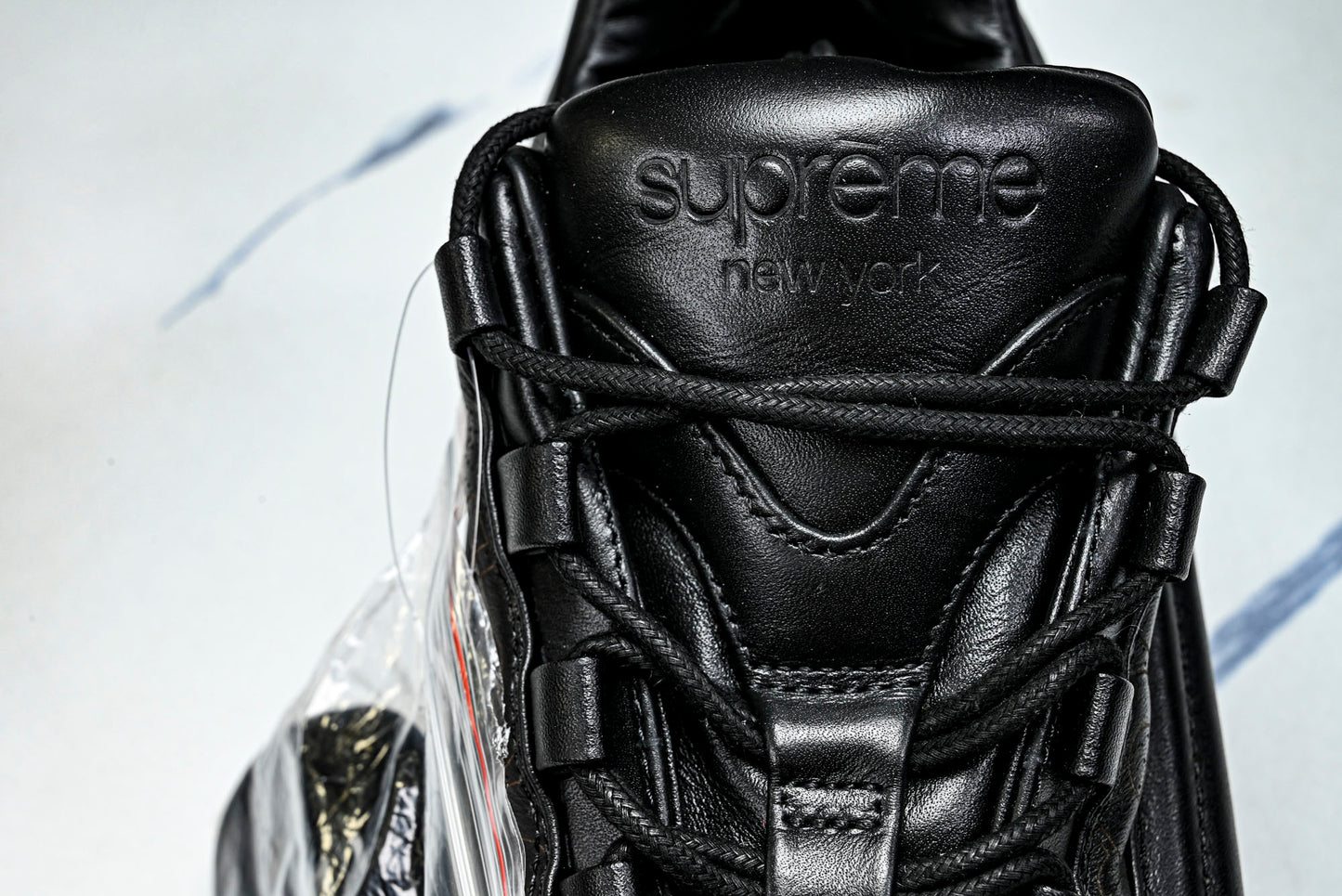 Supreme x AM95 Lux 'Black'