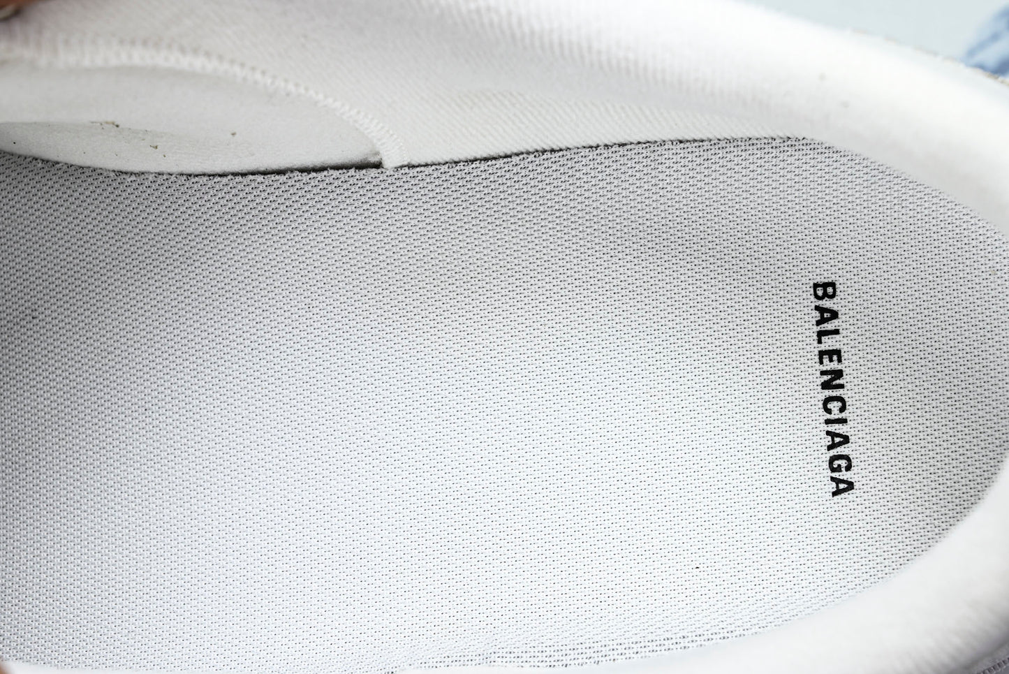 Вalenciaga Hamptons Worn-Out Sneaker 'White'