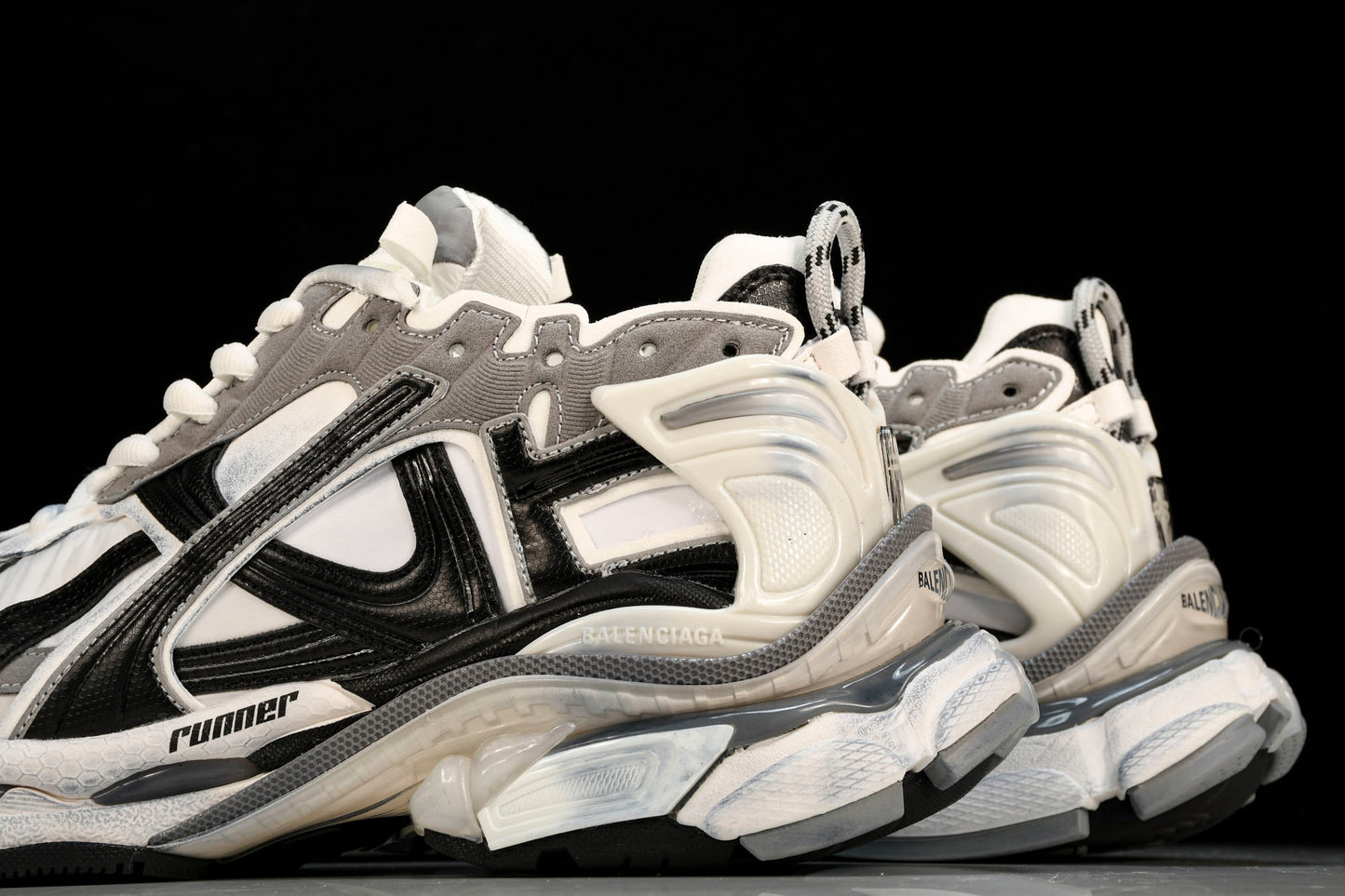 Runner 'White Black Grey'