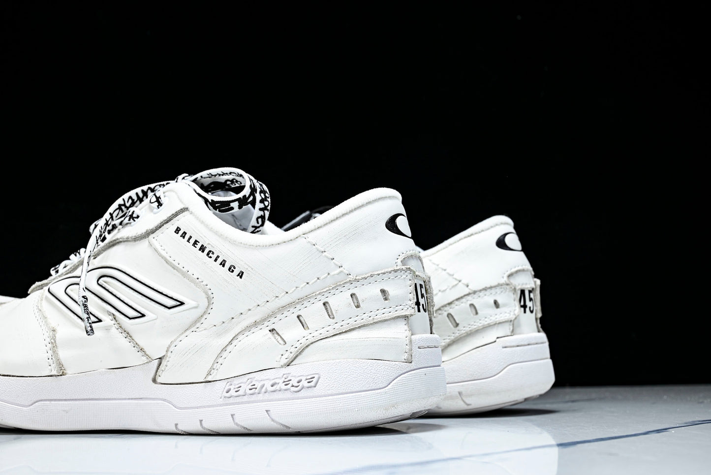 Вalenciaga Hamptons Worn-Out Sneaker 'White'