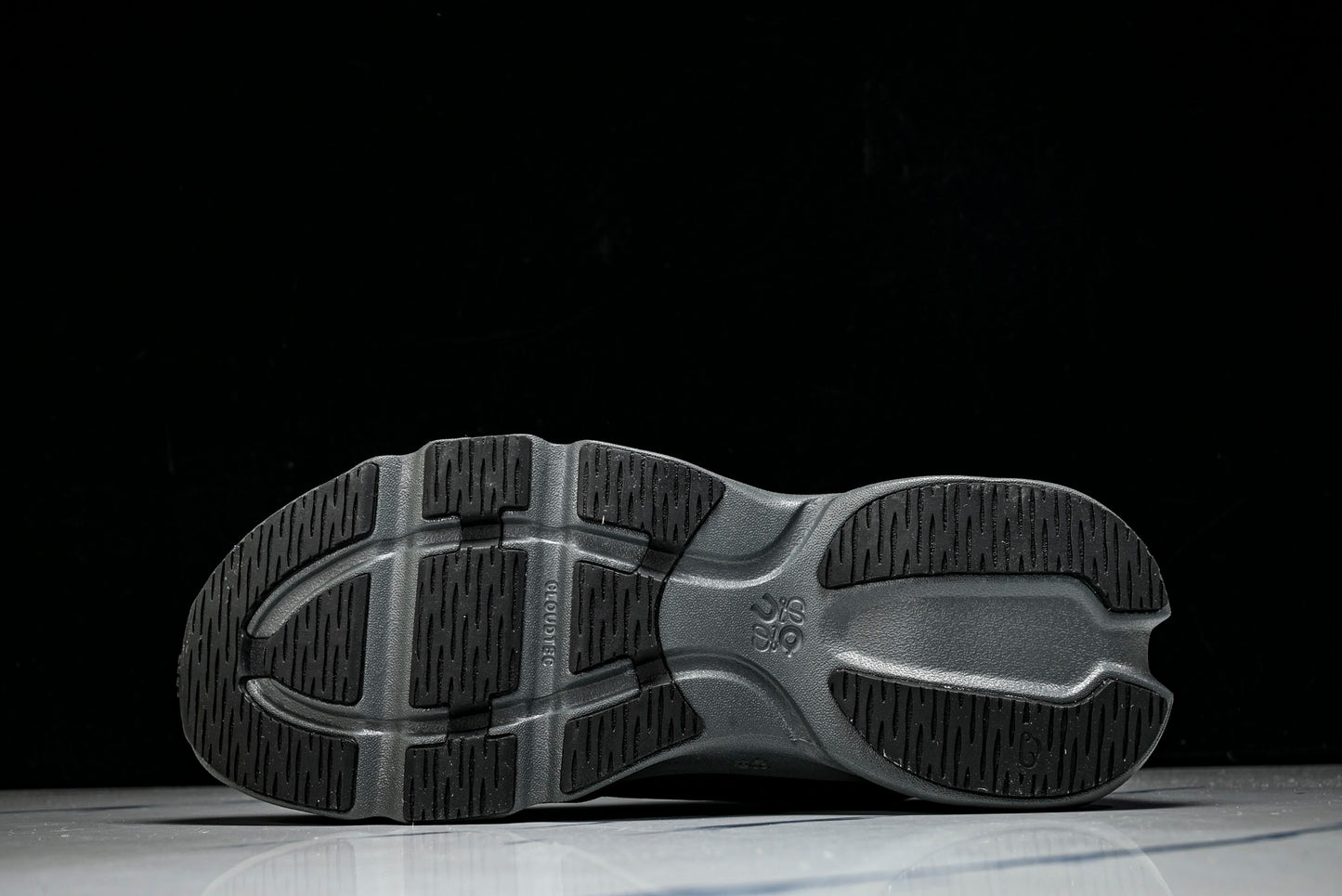 LOEWE × ON Cloudsolo 'Black'