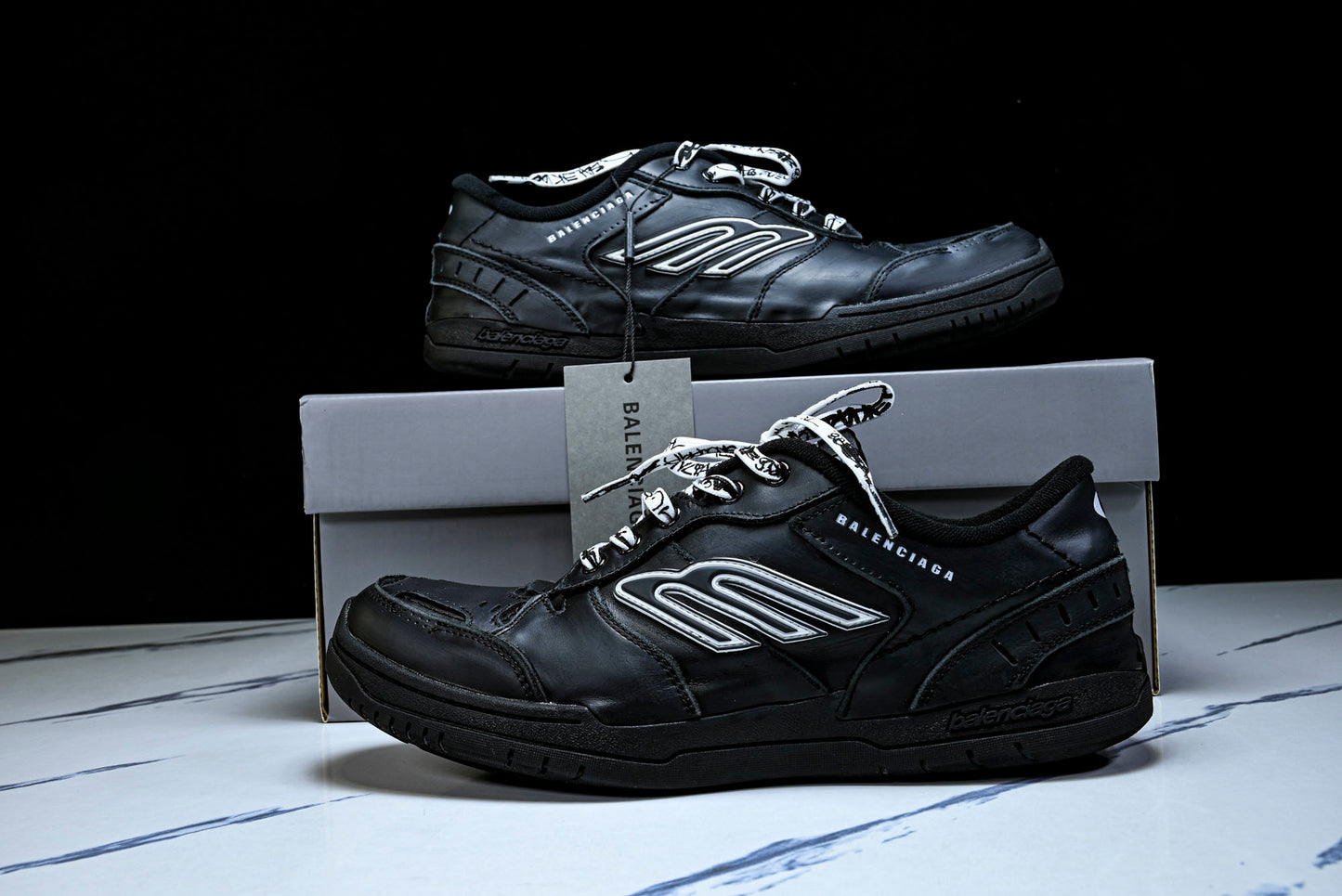 Вalenciaga Hamptons Worn-Out Sneaker 'Black'