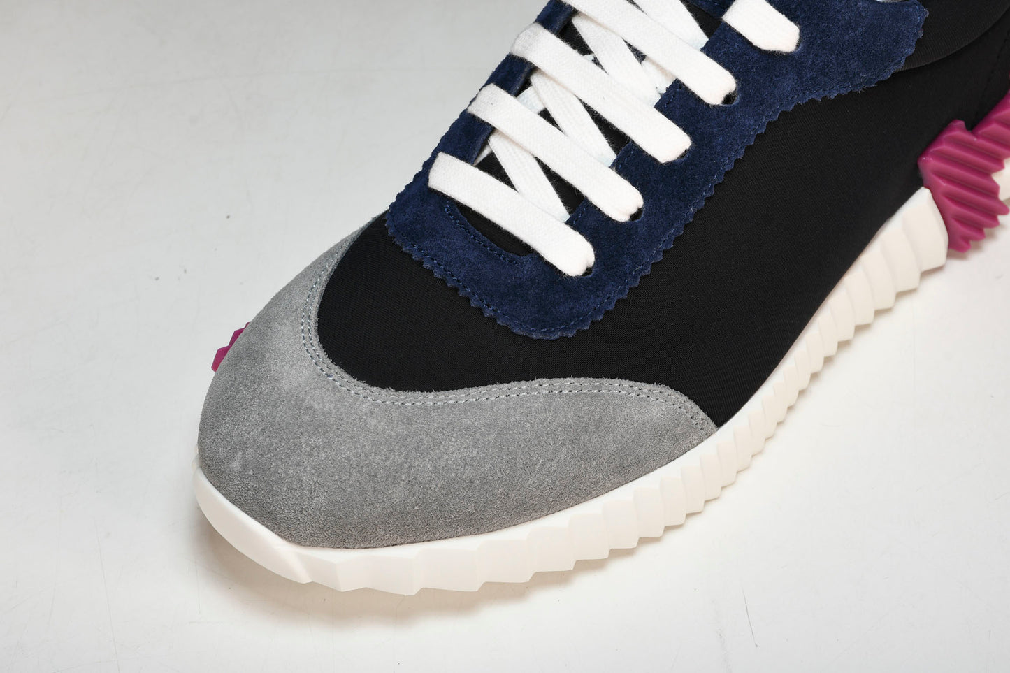 Hermès Bouncing Sneaker 'Noir Bordeaux'