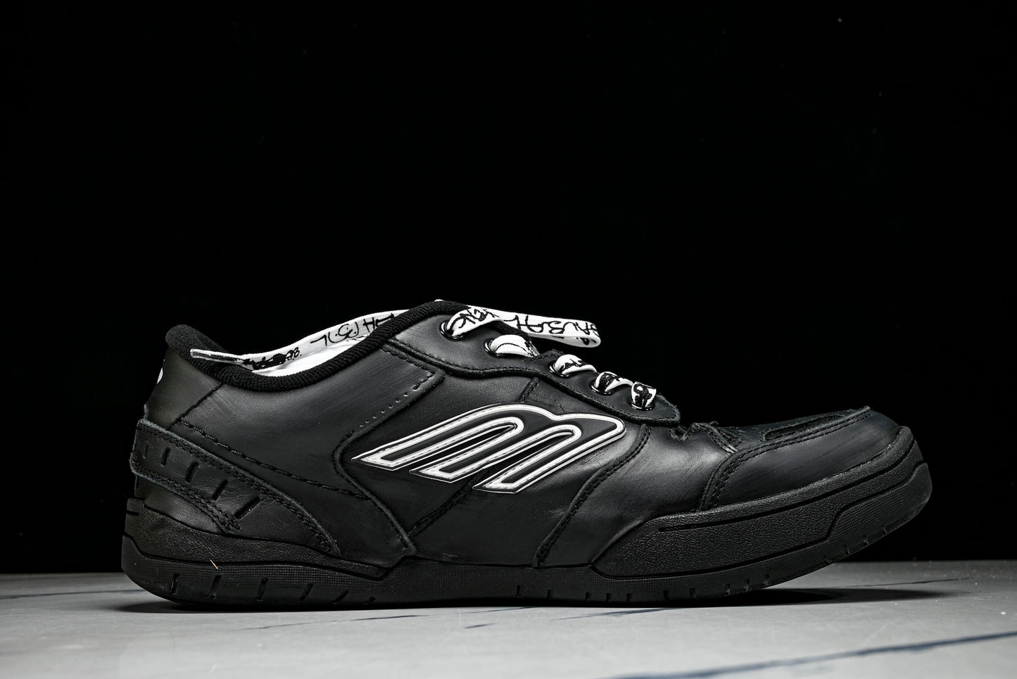 Вalenciaga Hamptons Worn-Out Sneaker 'Black'