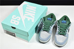 Dnk Low Premium SB 'Maple Leaf'