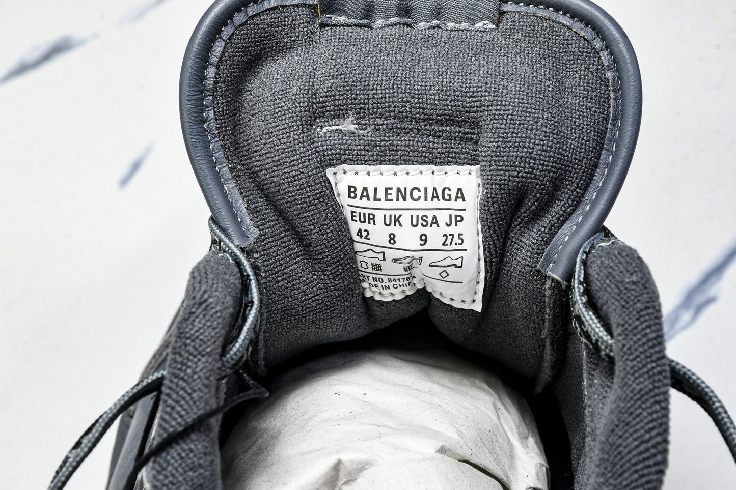 Вalenciaga Hamptons Worn-Out Sneaker 'Grey Yellow'