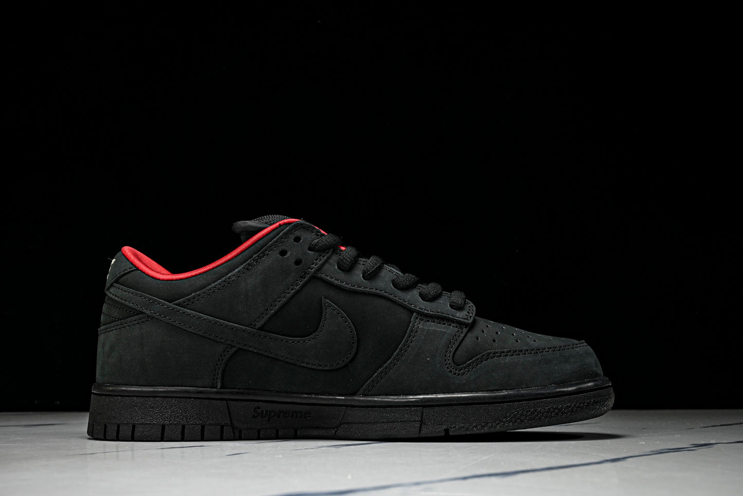 SB Dnk Low x Supreme 94 Black