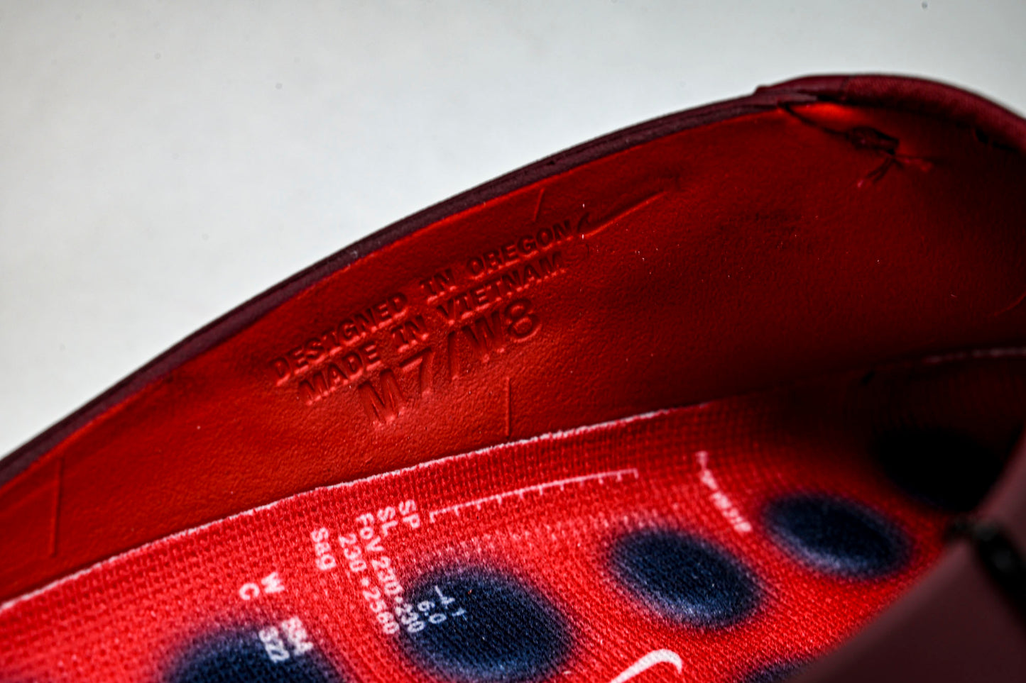 Mind 001 Slide 'Team Red'