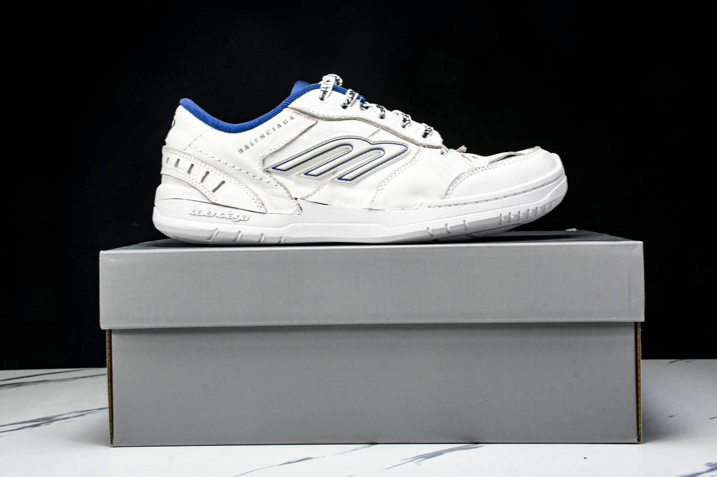 Вalenciaga Hamptons Worn-Out Sneaker 'White Blue'