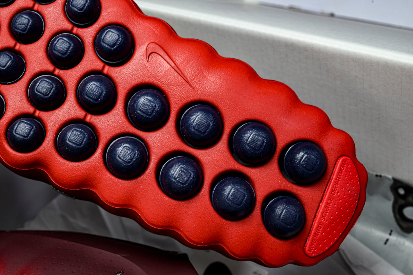 Mind 001 Slide 'Team Red'