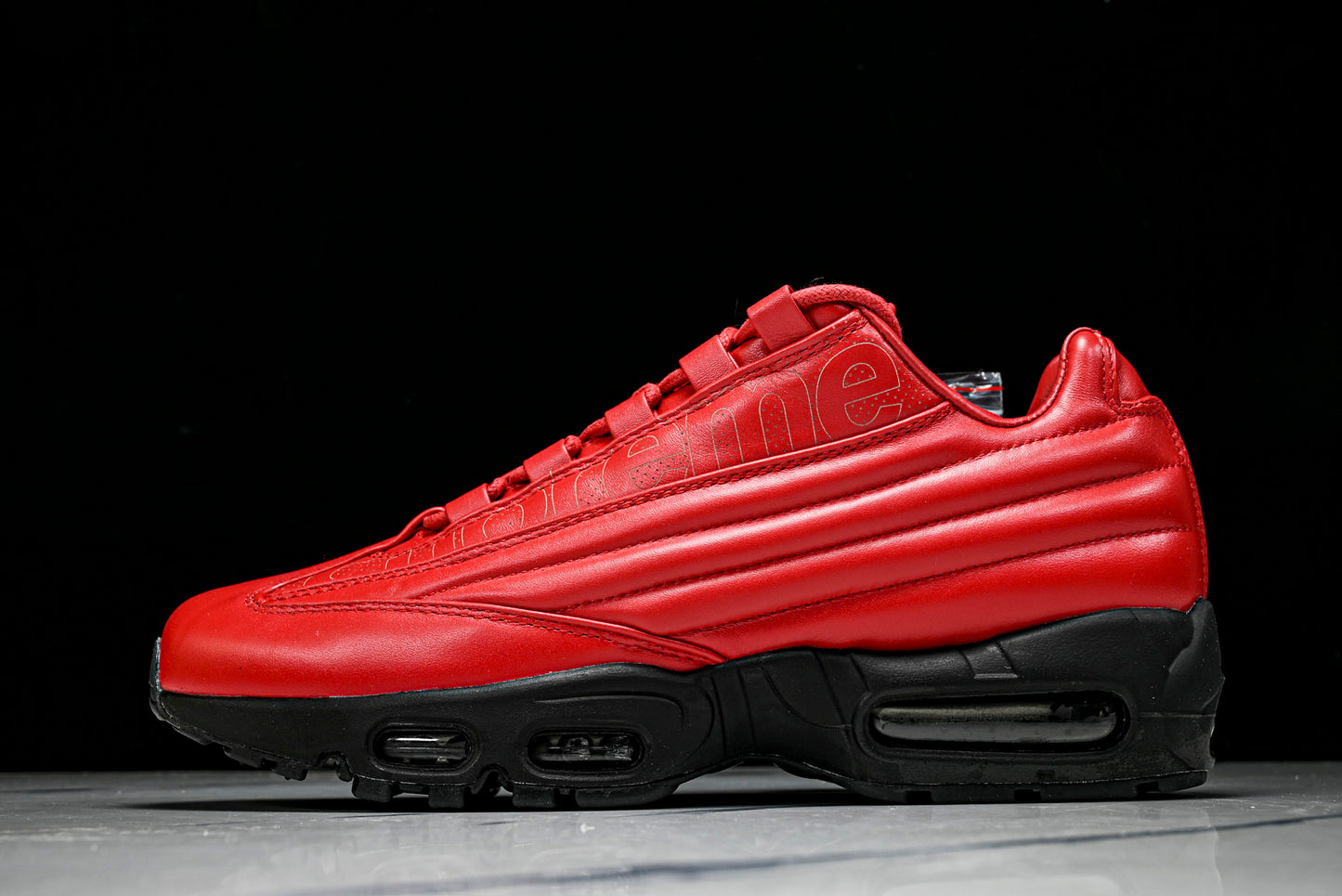 Supreme x AM95 Lux 'Gym Red'