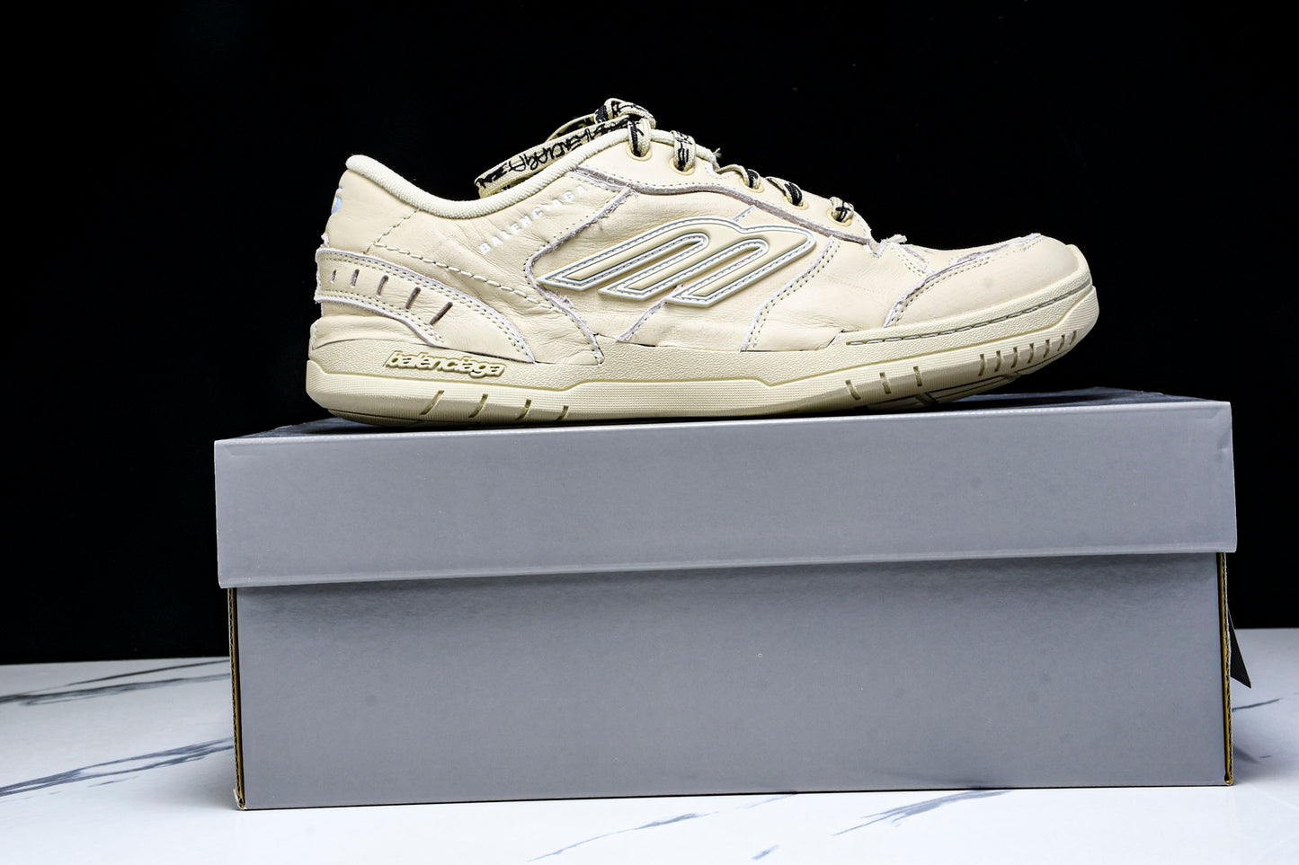Вalenciaga Hamptons Worn-Out Sneaker 'Beige'