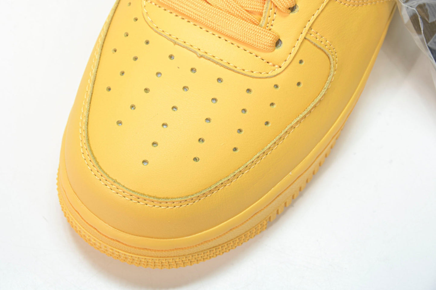 Off-White AF1 ‘University Gold’
