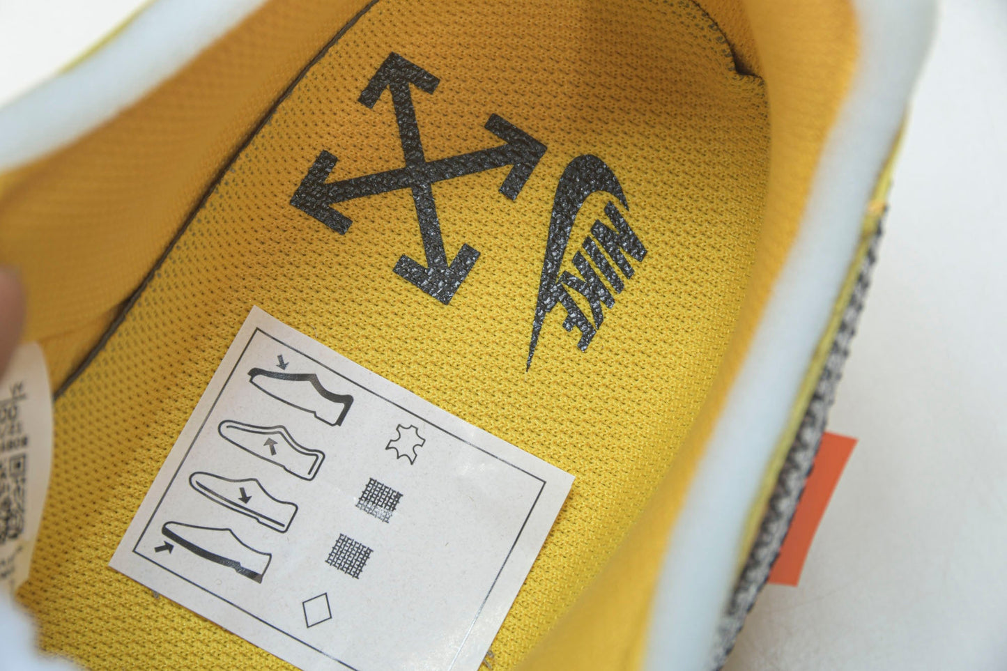 Off-White AF1 ‘University Gold’