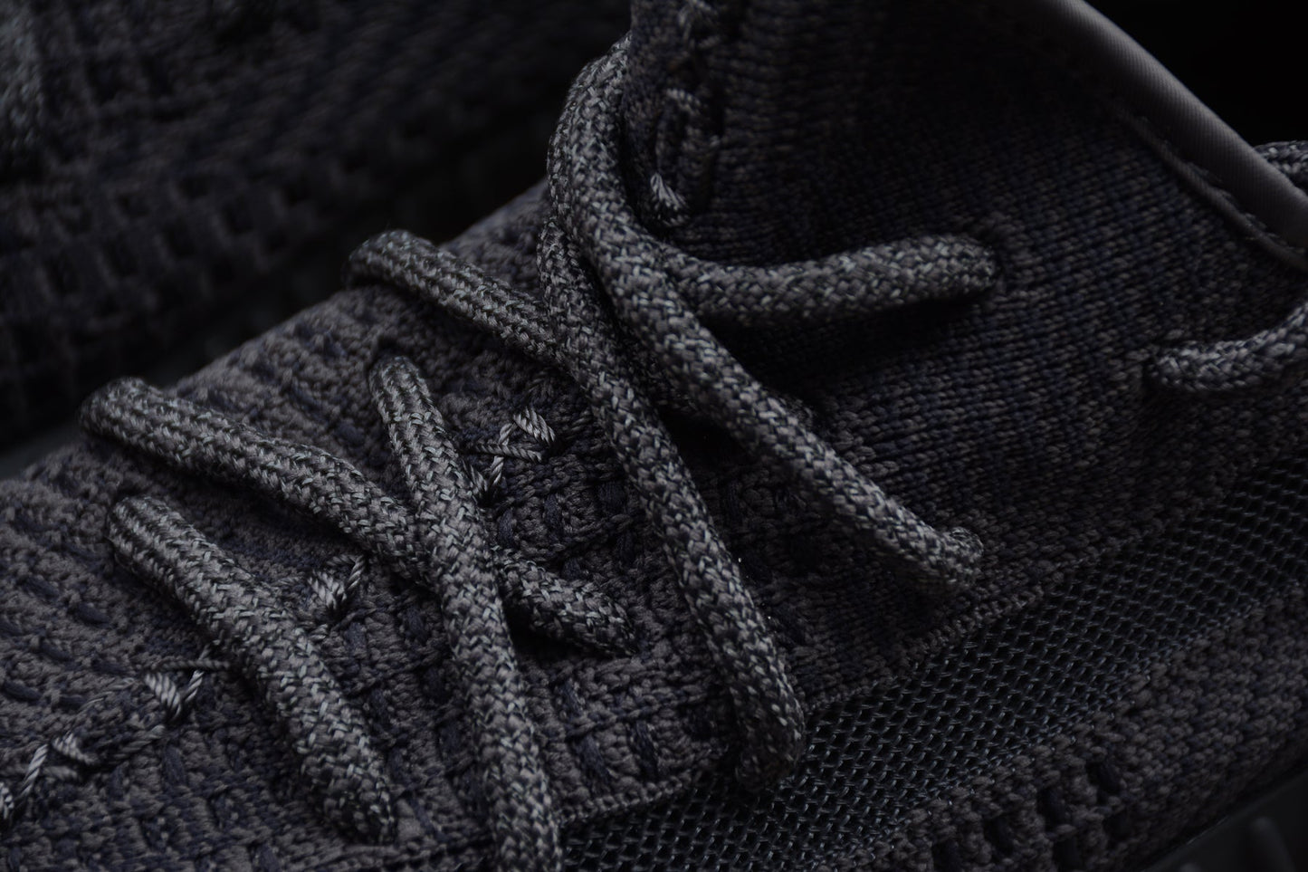 Yzy Boost 350 v2 Black Non-Reflective